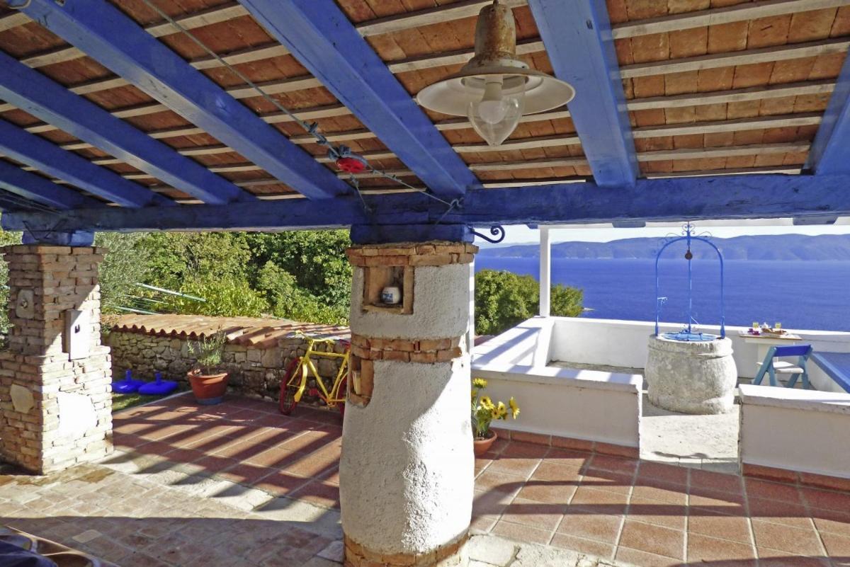 Crni In Crni - Haus Fuer 6 Personen Βίλα Labin  Εξωτερικό φωτογραφία