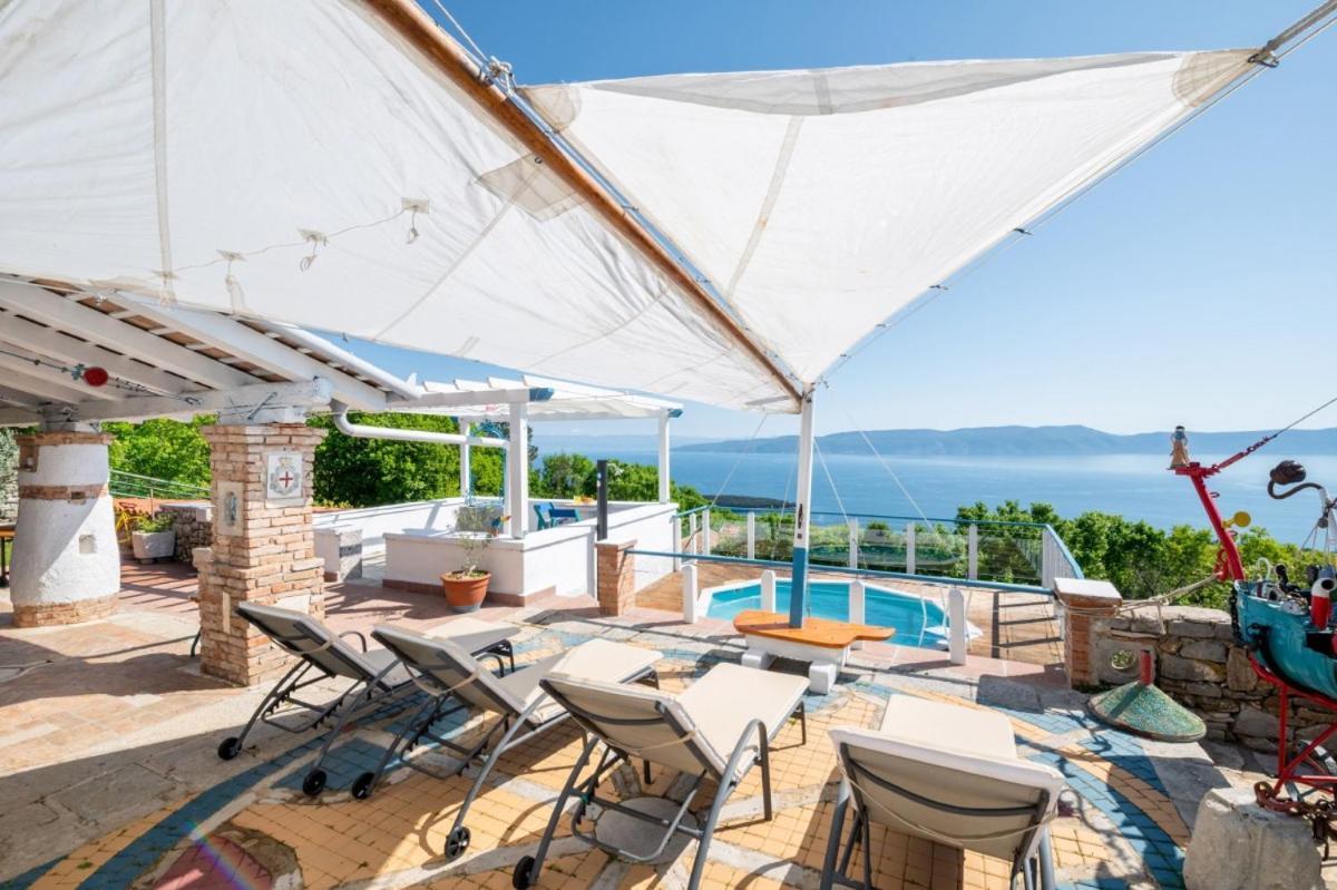 Crni In Crni - Haus Fuer 6 Personen Βίλα Labin  Εξωτερικό φωτογραφία