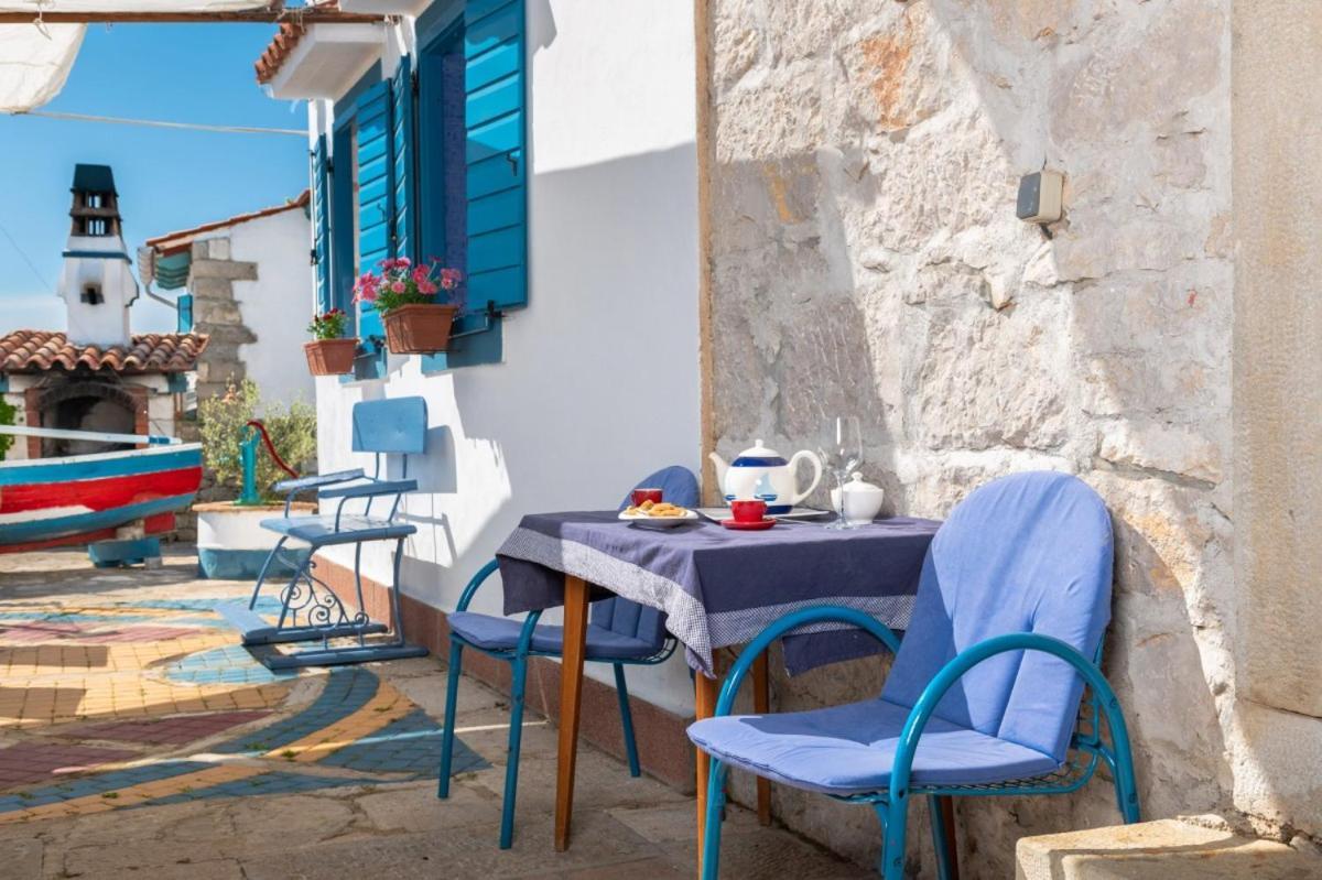Crni In Crni - Haus Fuer 6 Personen Βίλα Labin  Εξωτερικό φωτογραφία